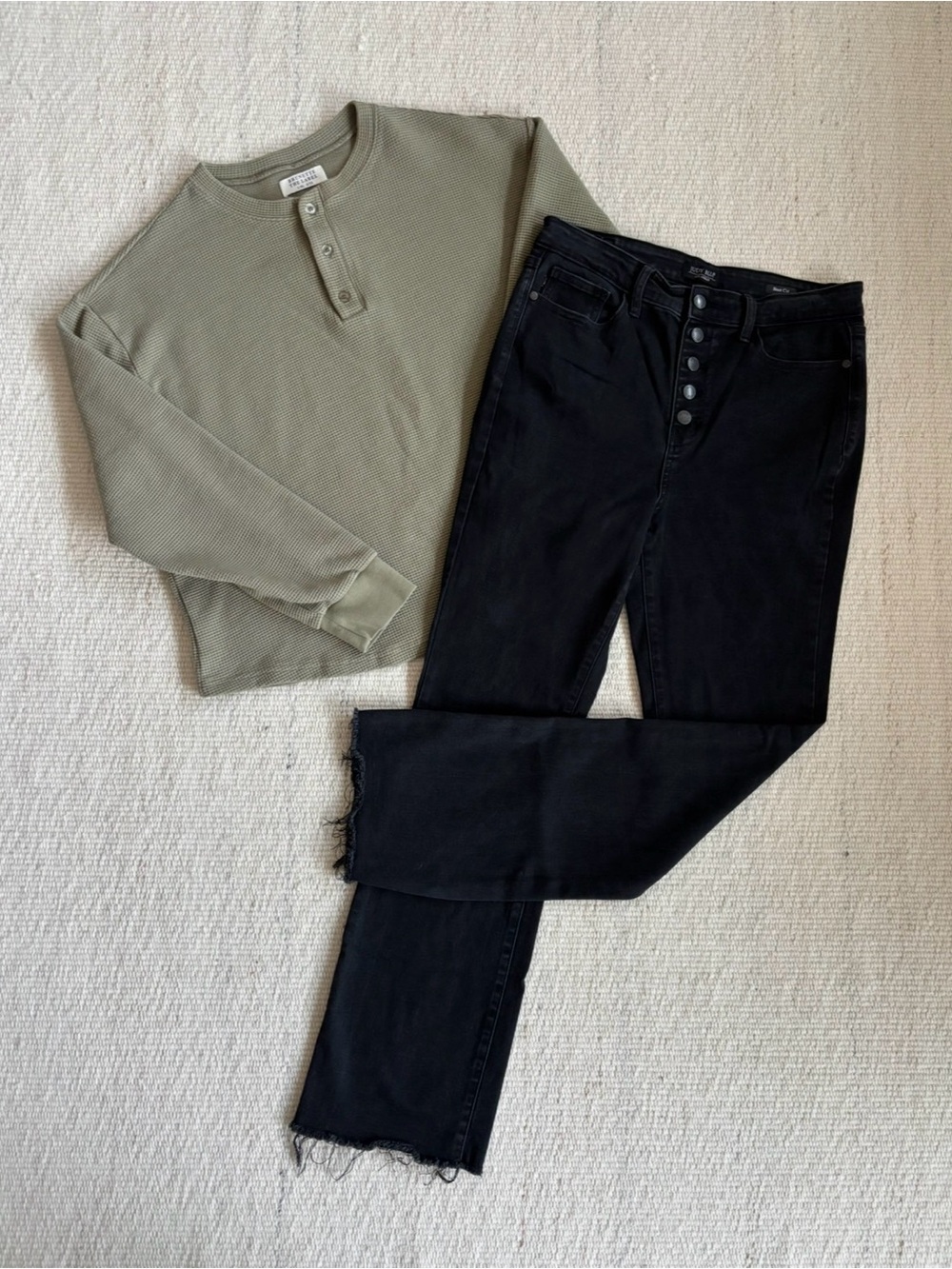 | Judy Blue | Black High-Rise Boot Cut Denim Jeans with Button-Fly size 13/31